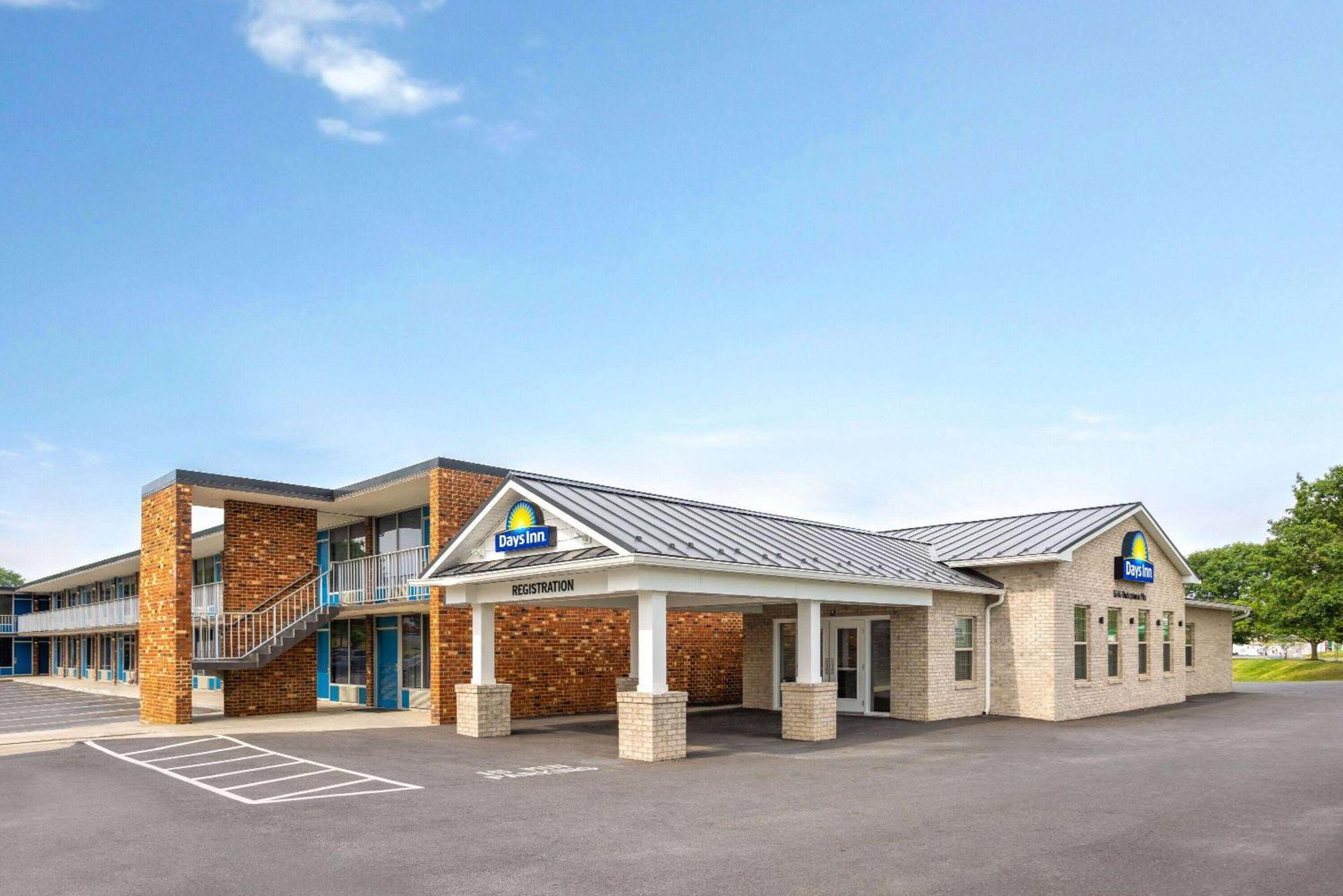 Days Inn Of Frederick By Wyndham Экстерьер фото