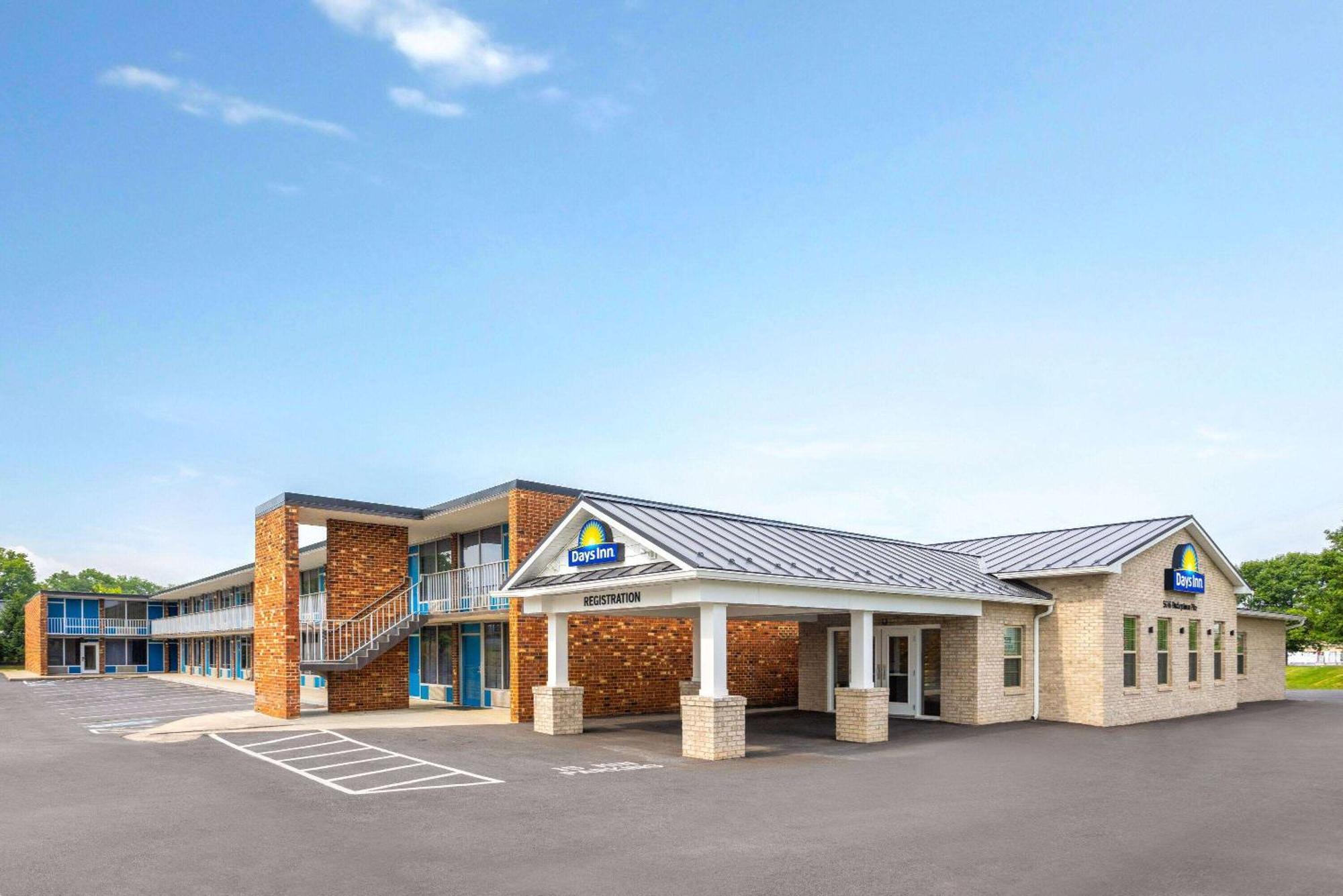 Days Inn Of Frederick By Wyndham Экстерьер фото